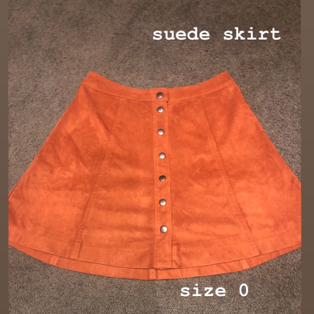 suede (70s) button up skirt !